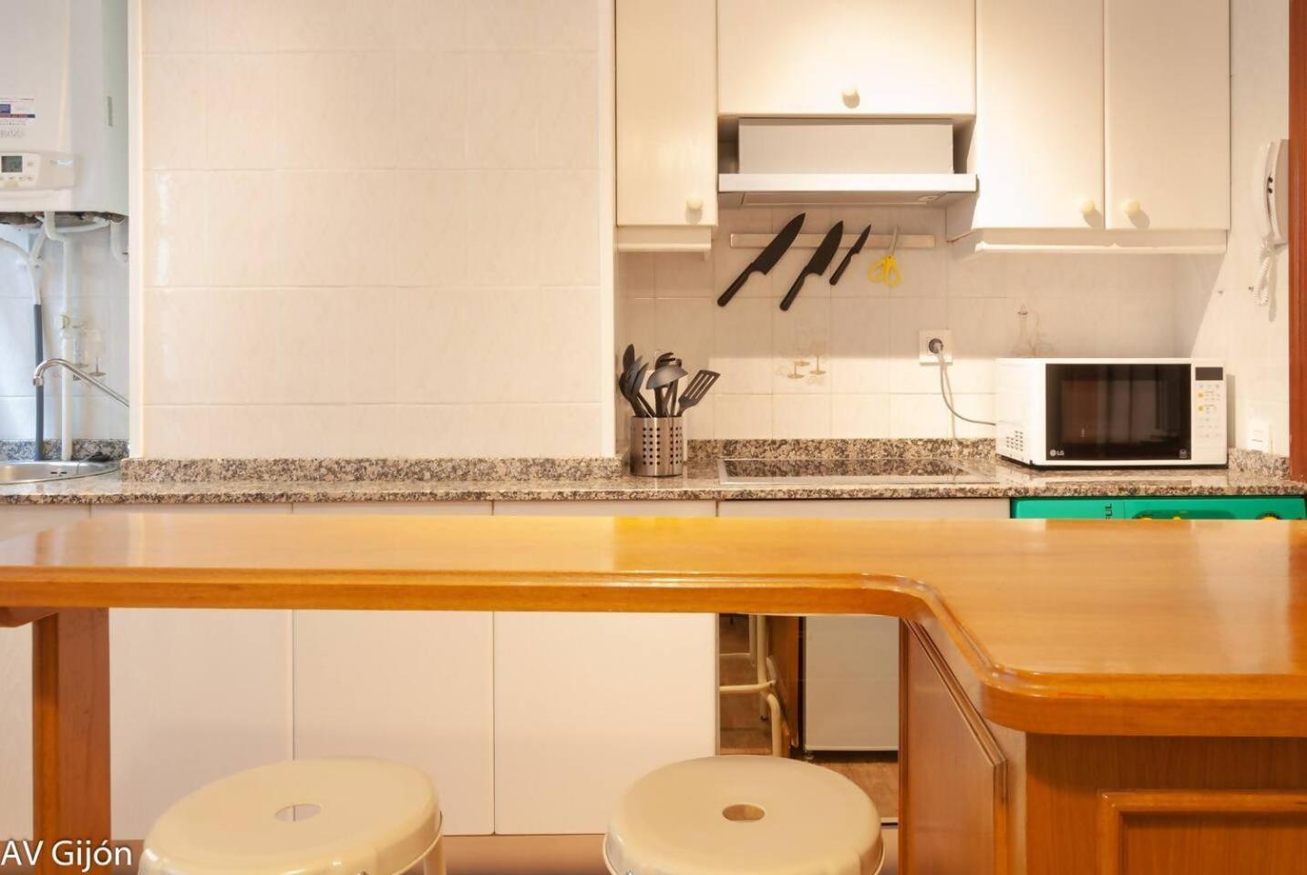 Av Begona 4 Centro Apartment Gijon Luaran gambar